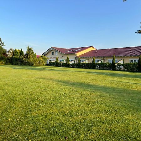 Mengen Hotel Zum Fliegerwirt מראה חיצוני תמונה