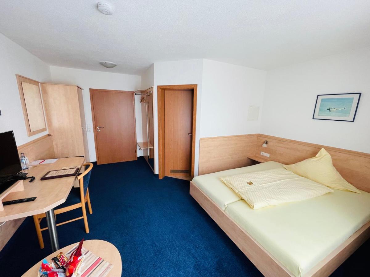 Mengen Hotel Zum Fliegerwirt מראה חיצוני תמונה
