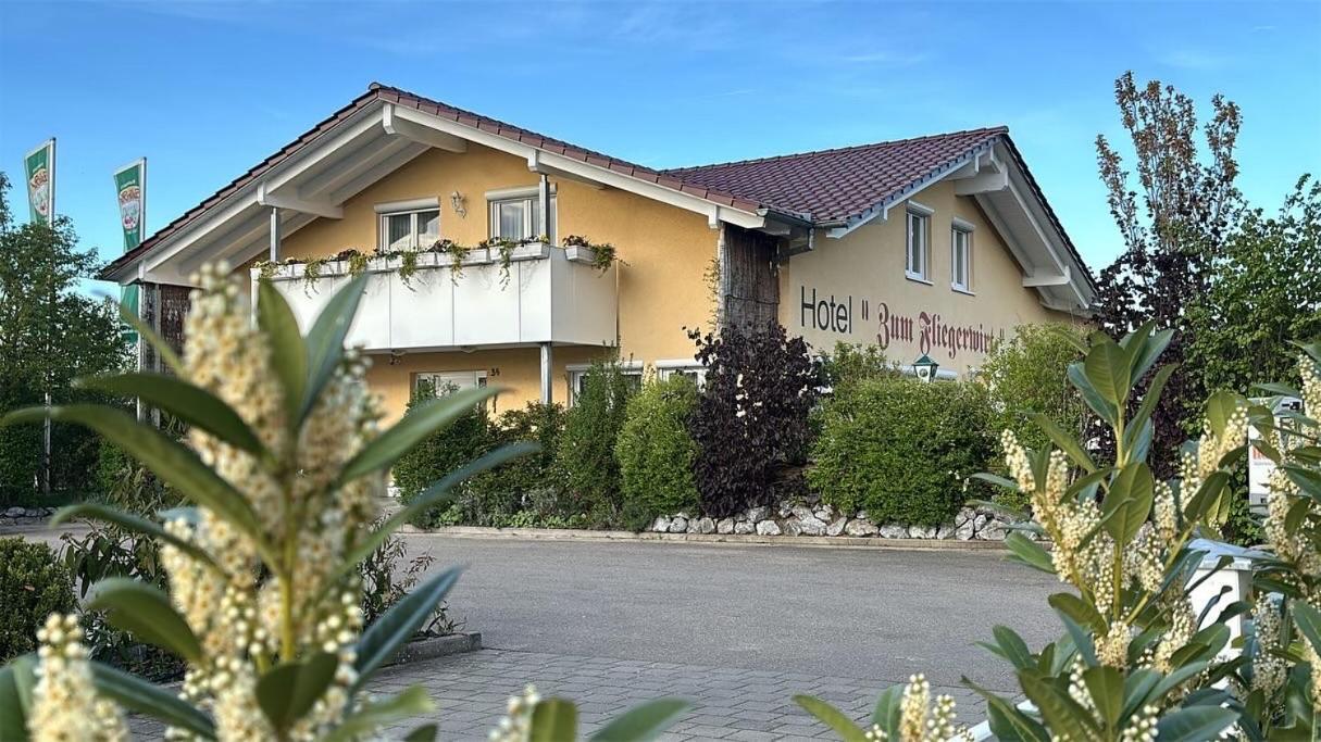 Mengen Hotel Zum Fliegerwirt מראה חיצוני תמונה