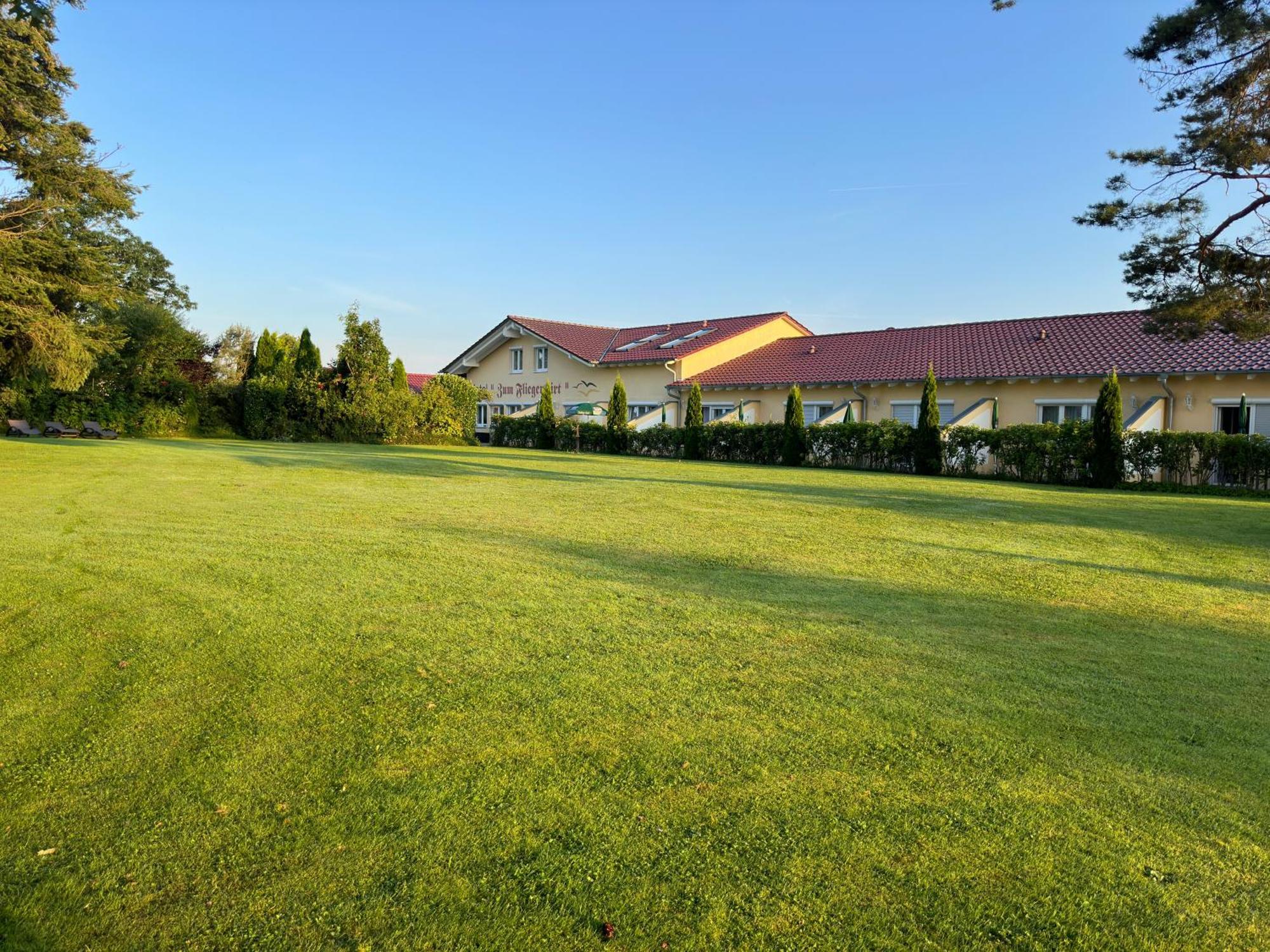 Mengen Hotel Zum Fliegerwirt מראה חיצוני תמונה