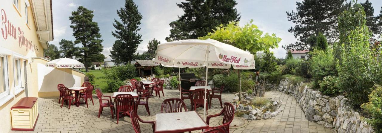 Mengen Hotel Zum Fliegerwirt מראה חיצוני תמונה
