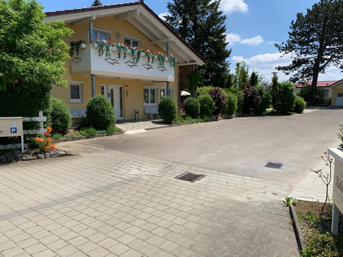 Mengen Hotel Zum Fliegerwirt מראה חיצוני תמונה
